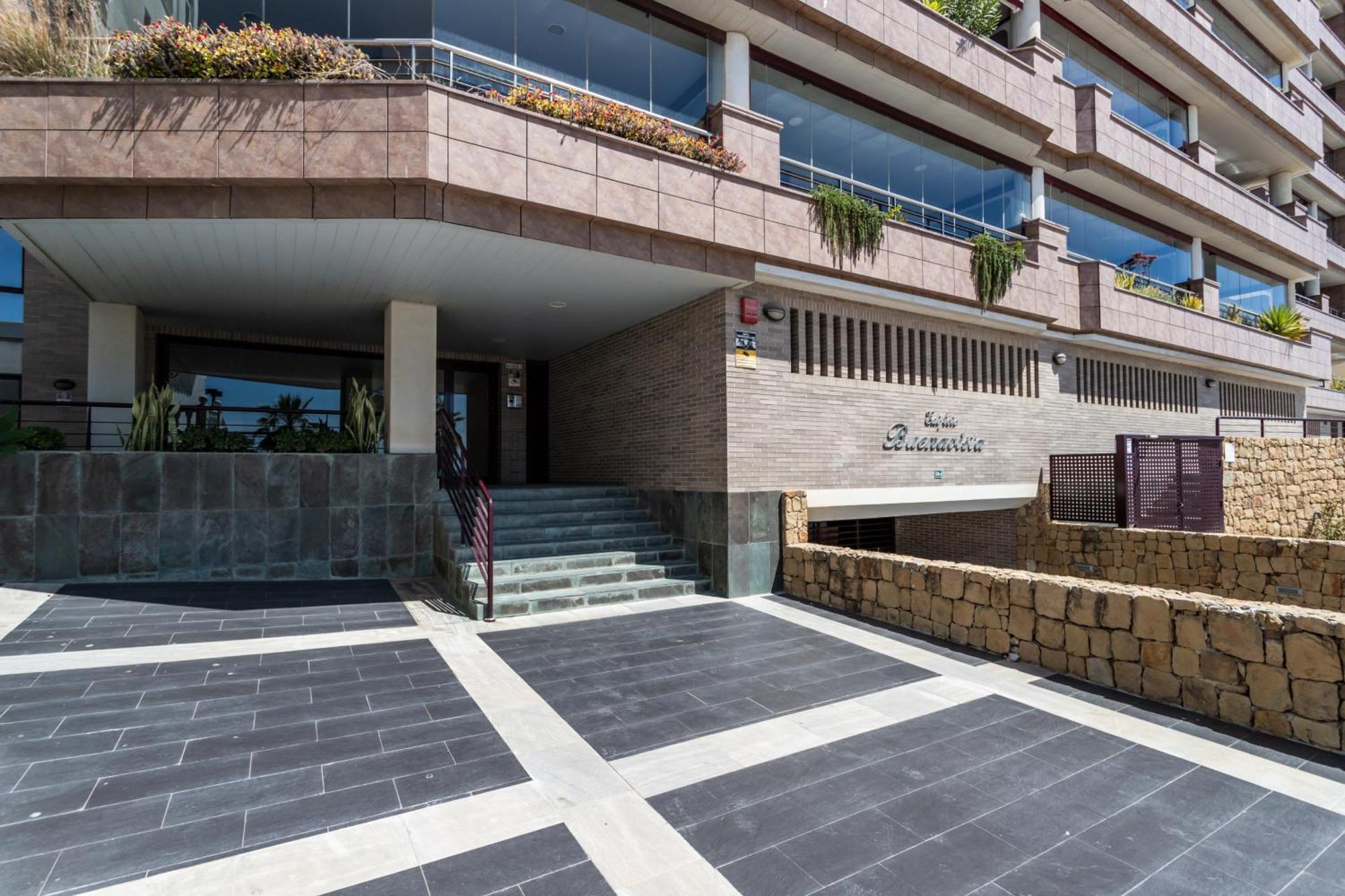 Buenavista Lifestyle By Sur Suites ฟูเอนฮิโรลา ภายนอก รูปภาพ