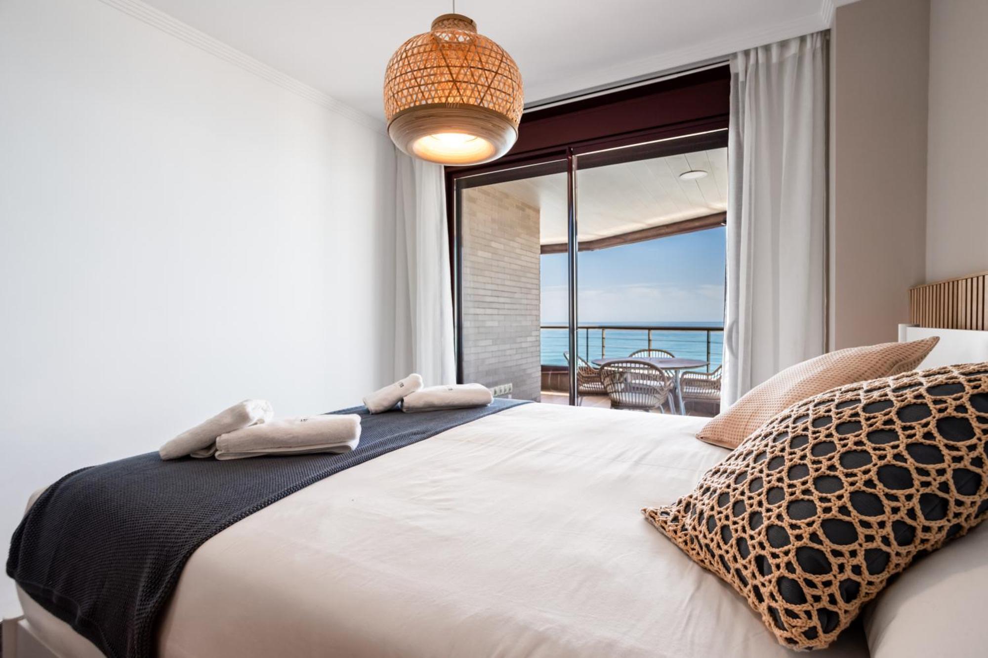 Buenavista Lifestyle By Sur Suites ฟูเอนฮิโรลา ภายนอก รูปภาพ