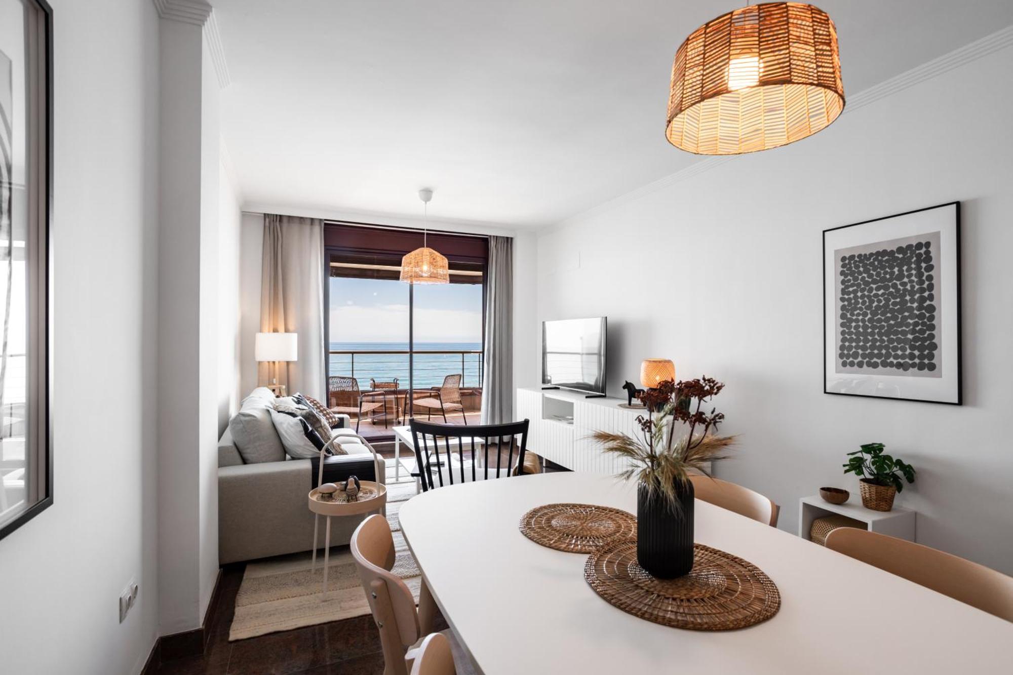 Buenavista Lifestyle By Sur Suites ฟูเอนฮิโรลา ภายนอก รูปภาพ